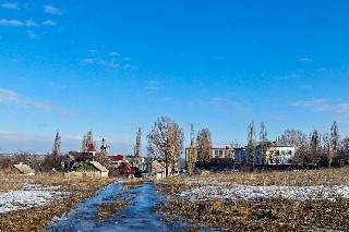 Седьмая школа на посёлке шахты «Лутугино» и дворец Торез