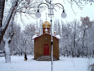 Часовня в зимнем парке Тореза