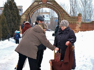 Церковная лавка Крещение в Торезе 19 января 2013 года на Новой плотине